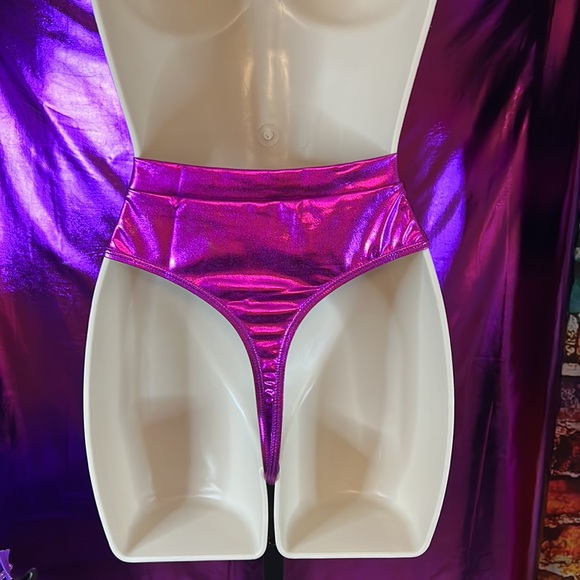 Cheeky High Waisted Bottoms - Picture 7 of 11